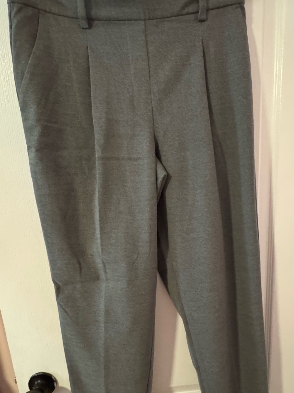 LOFT Women’s Gray Pleated Dress Pants